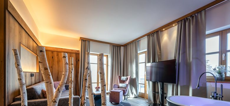 Das Stemp****S Wellnessresort: Blumenwiesen-Suite image #1