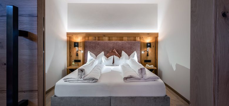 Das Stemp****S Wellnessresort: Blumenwiesen-Suite image #2